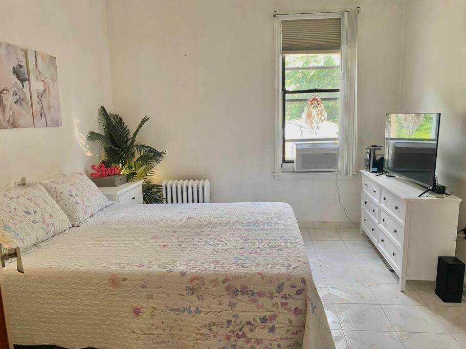Cozy Private Apt 10 Min From Manhattan Subway! Нью-Йорк Екстер'єр фото